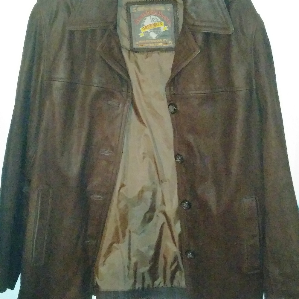 Leather coat - Picture 2 of 5